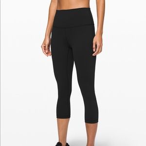 NEW! Wunder Under Crop (High-Rise) 
21"